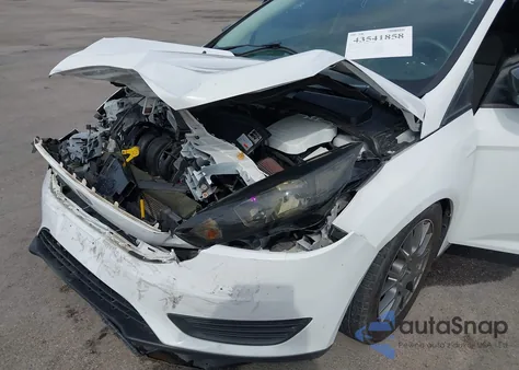 2016 Ford Focus Se z USA, uszkodzony, nr VIN 1FADP3F21GL231026